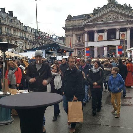 Les Pieds A La Grande Place Brussels Luaran gambar